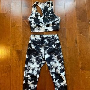 Fabletics TieDye Sport Set - Size M